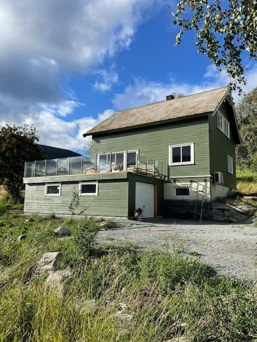 Stort Og Autentisk Hus I Skjak - Kort Vei Til Lom! Exterior foto